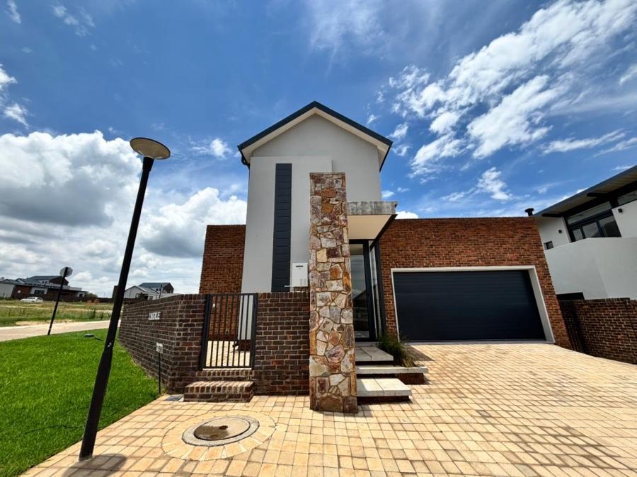 To Let 3 Bedroom Property for Rent in Helderzicht Eco Estate North West